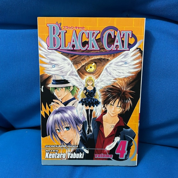 Black Cat Comic Volume 4 By Kentaro Yabuki ShonenJump Manga RatedT+ForOlderTeens - Picture 1 of 9